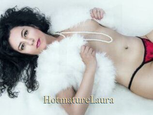 HotmatureLaura