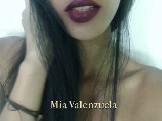 Mia_Valenzuela