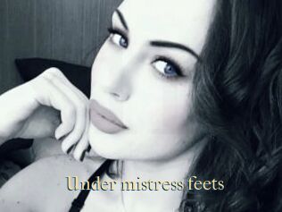 Under_mistress_feets