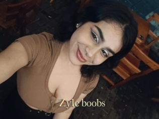 Zyle_boobs